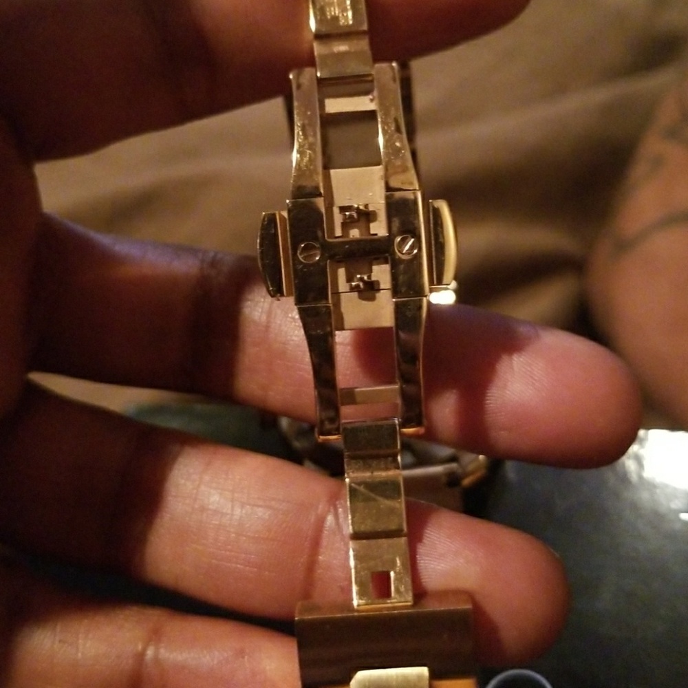 Watch - Picture 2 of 4